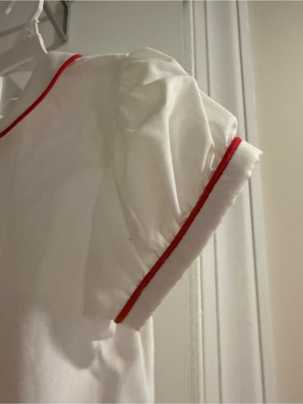 Classic White Peter Pan Collar Top with Red Trim - Kids - Picture 2 of 4